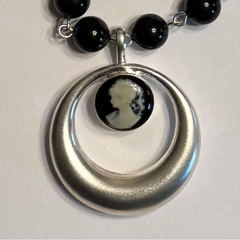 Virgins Saints & Angels La Senora Cameo Medallion | Black Pearl Choker Silver - Picture 2 of 3